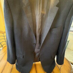 Impeccably Tailored, Fully-Lined Navy Giorgio Armani Blazer (approx 40-42 S)